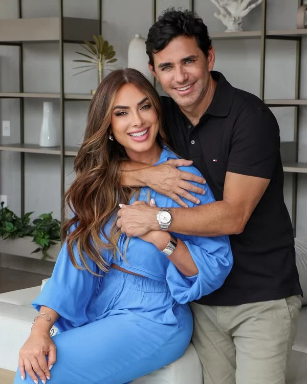 Namoro de Nicole Bahls é conturbado e marcado por idas e vindas por Reprodução