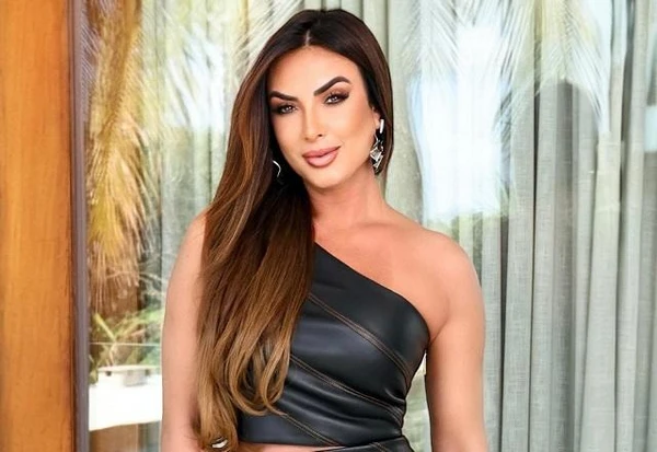 Nicole Bahls por Reprodução