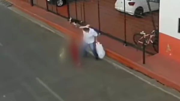 Padrasto flagrado agredindo criança de 2 anos alega que 'teve um momento de surto'