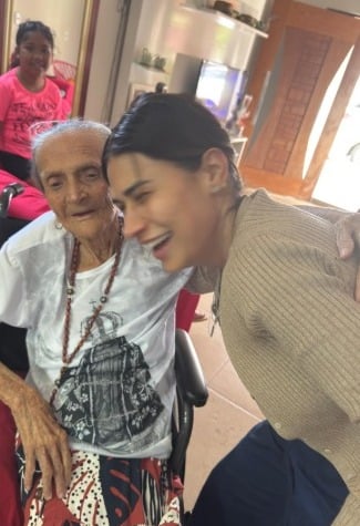 Simone Mendes reencontrou avó de 92 anos por Reprodução