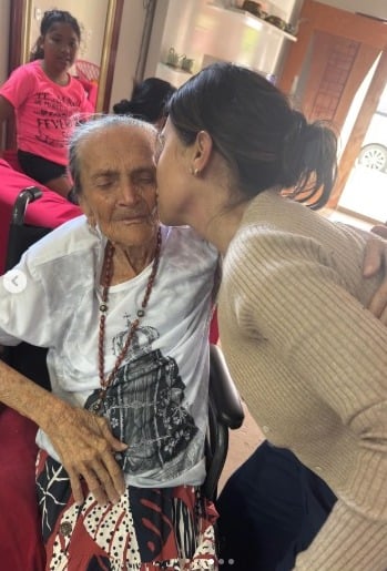 Simone Mendes reencontrou avó de 92 anos por Reprodução