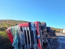 Imagem - Mãe e filho de 10 meses morrem em acidente na BR-116, na Bahia