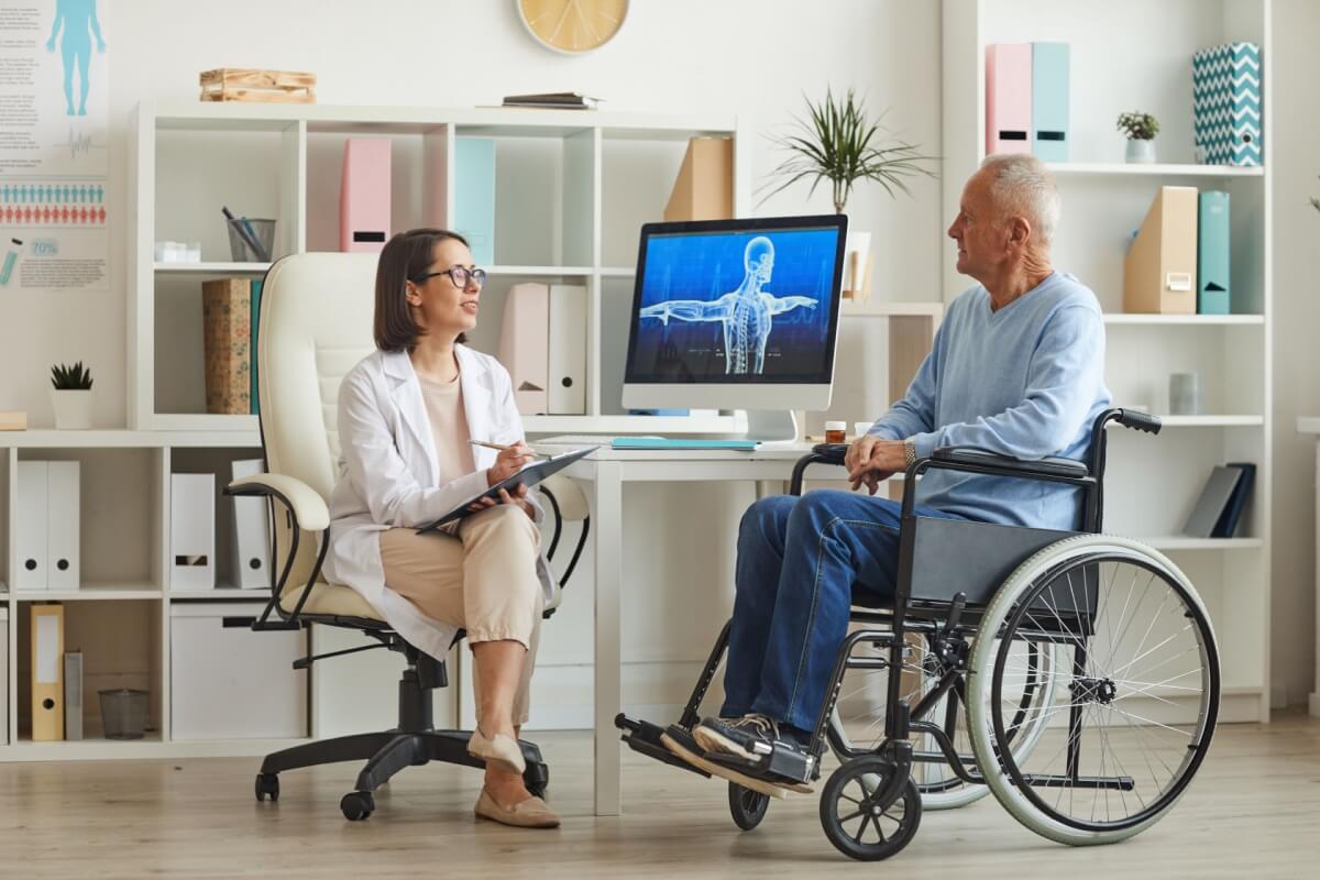 Quanto antes for detectada a ELA, melhor o resultado das terapias e tratamentos que ajudam a conter seu avanço (Imagem: SeventyFour | Shutterstock)