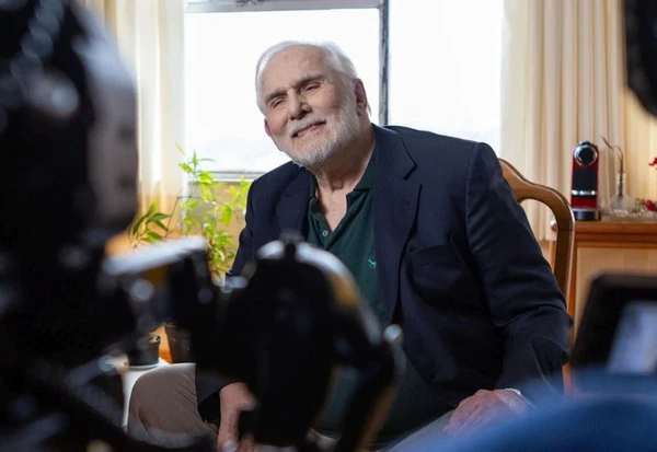 Francisco Cuoco em participação no tributo