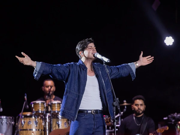 Léo Foguete é apaixonado por música desde criança por Divulgação