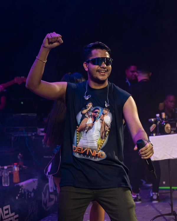 Mikael Santos por Reprodução