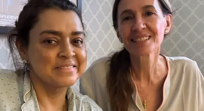 Imagem - Flora Gil emociona ao postar foto com Preta Gil durante tratamento nos EUA: 'Queria ficar pertinho'