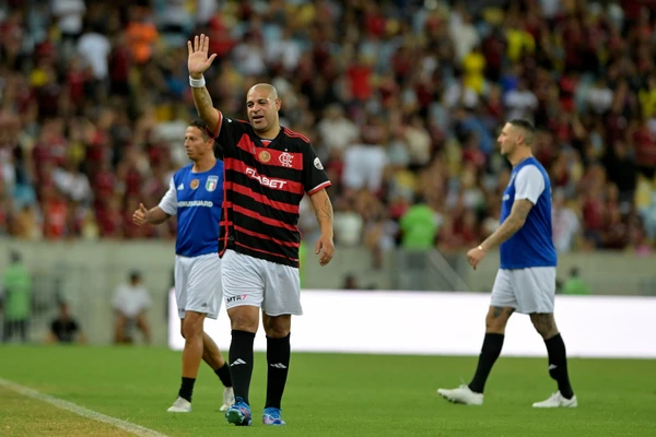 Adriano Imperador em seu jogo de despedida