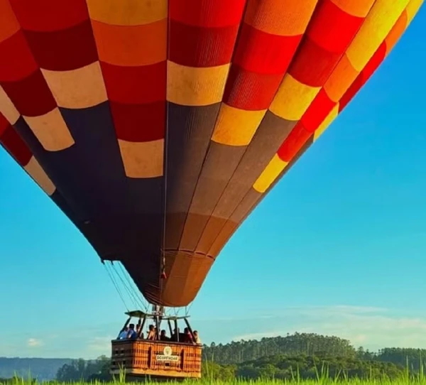 Balão da empresa Sobrevoar, de Santa Catarina