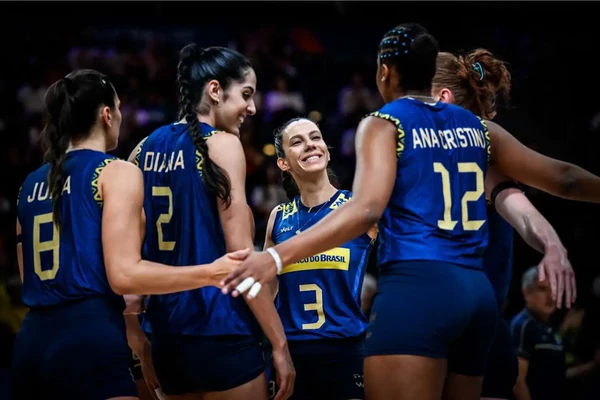 Seleção feminina de vôlei