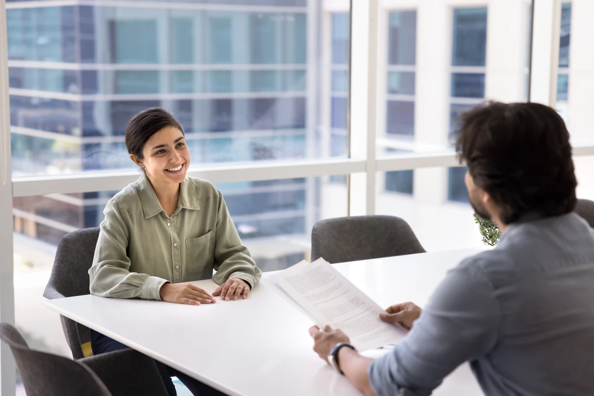 Entrevista de emprego por Shutterstock