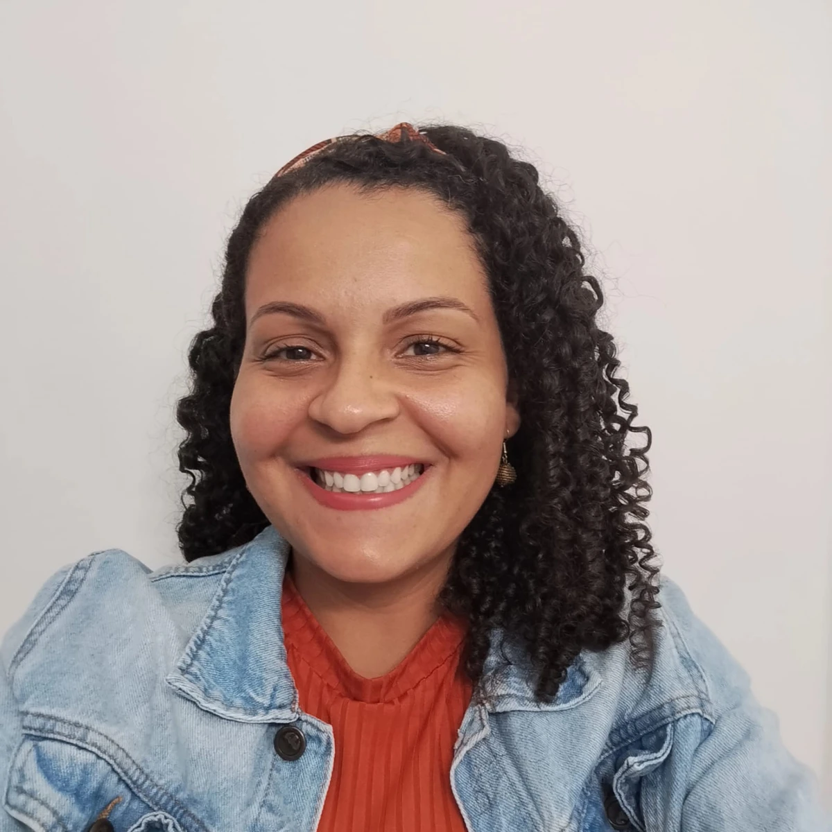 Iasmin Santana atua como freelancer, mas reconhece que essa não é a única fonte de renda
