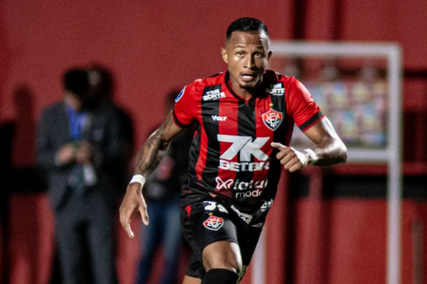 Léo Pereira  por Victor Ferreira/EC Vitória