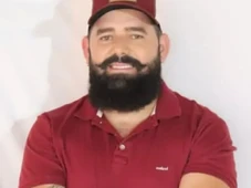 Imagem - Cantor de forró morre após passar mal em apresentação na Bahia