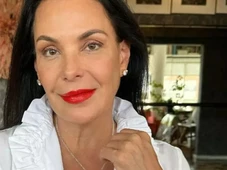Imagem - Carolina Ferraz reage a ataques etaristas após vídeo de skincare: 'Envelhecer faz parte da vida'