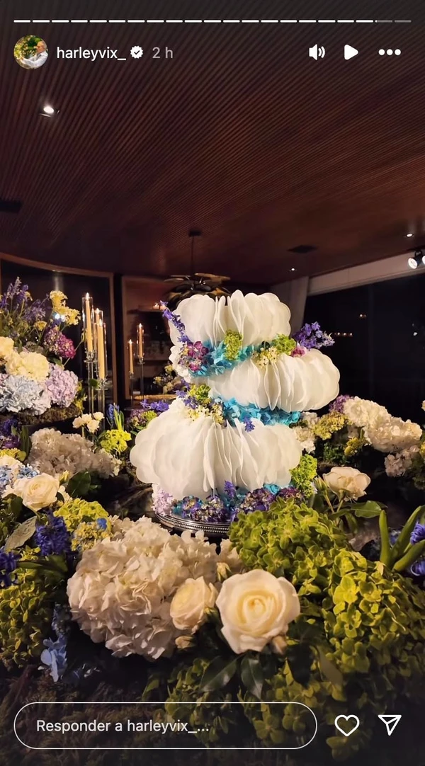 Bolo de casamento de Giovanna Lancellotti e Gabriel David por Reprodução/Instagram