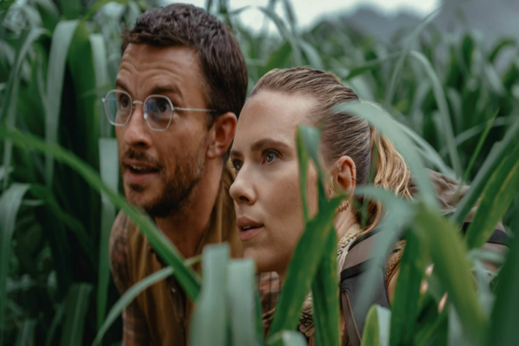 Em &#8220;Jurassic World: recomeço&#8221;, Zora e Henry enfrentam os perigos da Ilha Saint-Hubert (Imagem: Reprodução digital | Universal Pictures do Brasil)