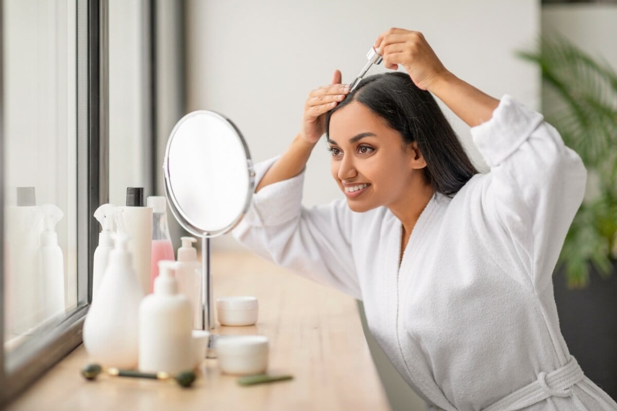Tratamentos caseiros para cabelo fazem sucesso nas redes sociais (Imagem: Prostock-studio | Shutterstock)