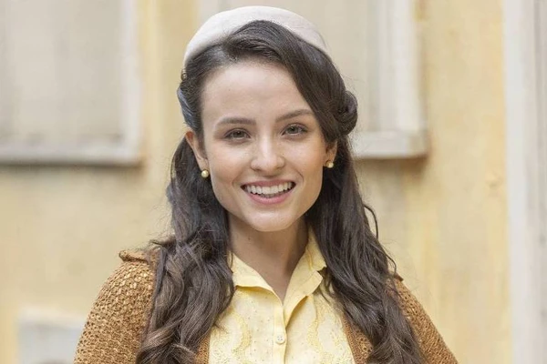 Estela (Larissa Manoela) na novela 'Êta mundo melhor!'