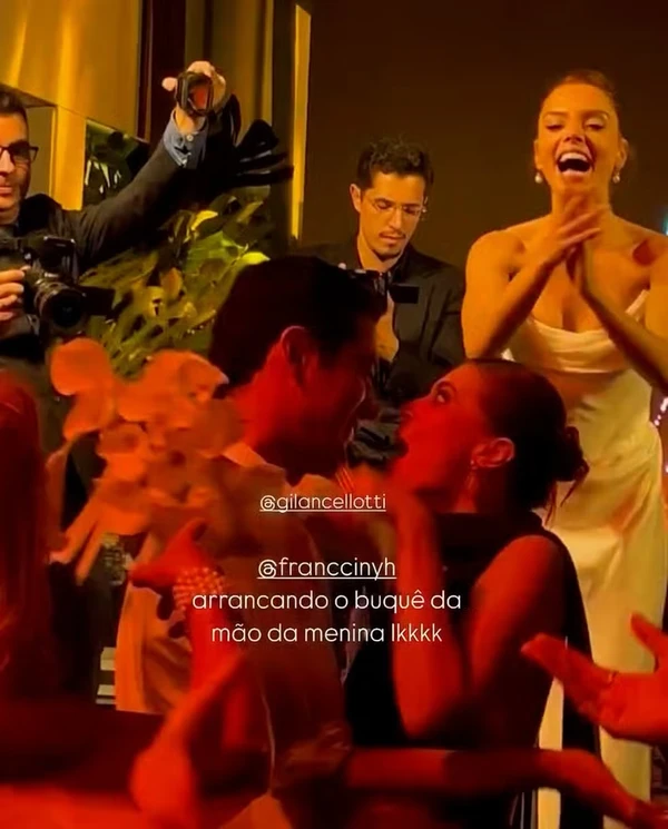 Fran Castro, noiva de Miguel Rômulo, pegou o buquê lançado por Giovanna Lancellotti por Reprodução/Instagram     