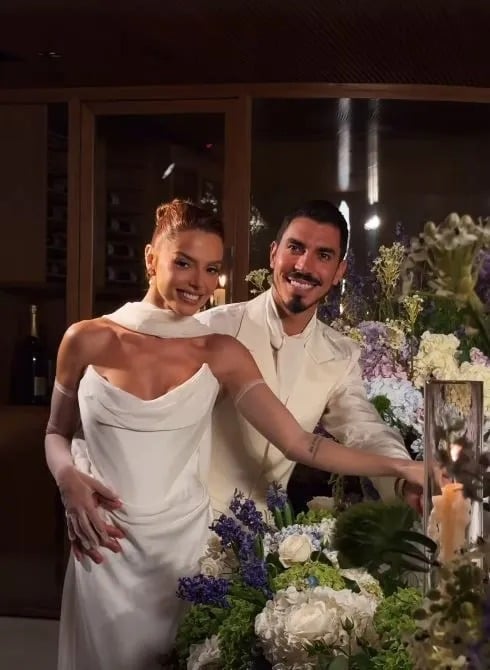 Giovanna Lancellotti e Gabriel David se casam no Cristo Redentor     por Reprodução/Instagram      