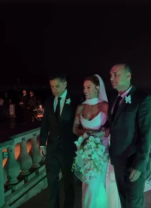 Giovanna Lancellotti e Gabriel David se casam no Cristo Redentor   por Reprodução/Instagram    