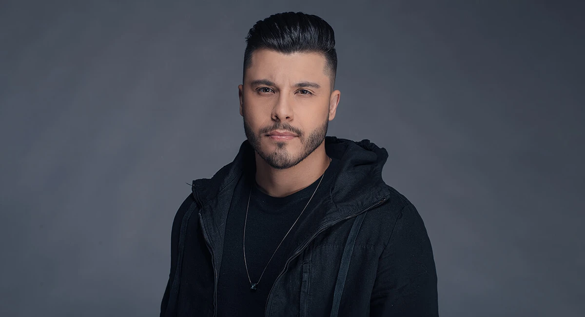 Murilo Huff  por Reprodução