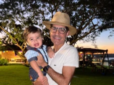 Imagem - ACM Neto posa com filho em fazenda e celebra primeiro São João do pequeno