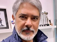 Imagem - William Bonner comemora 39 anos de Globo com fotos raras e web reage: 'Sempre foi lindo'