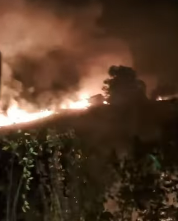 Bombeiros combatem incêndio no oeste da Bahia por Divulgação