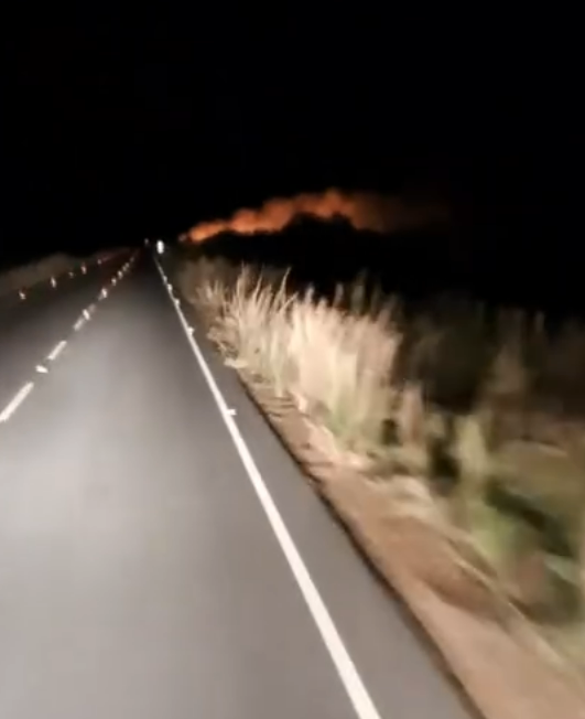 Bombeiros combatem incêndio no oeste da Bahia por Divulgação