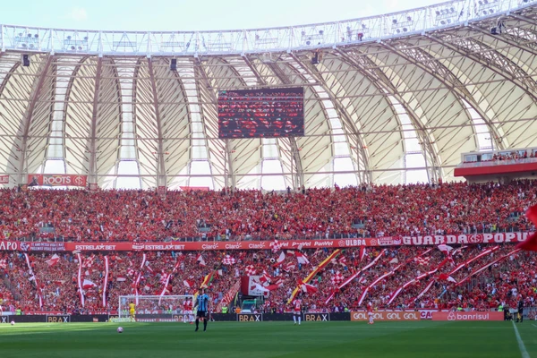 Com média de 24.613 torcedores por jogo, o Internacional levou 123.065 pessoas ao Beira-Rio em seus cinco jogos como mandante nesta Série A. A taxa de ocupação do estádio, que tem capacidade para 50.848 torcedores, foi de 48,4% até aqui