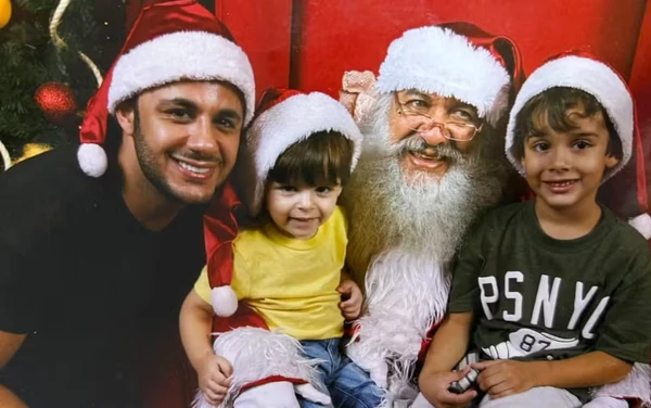 Cristiano Araújo com os filhos Bernardo e João Gabriel por Reprodução/Arquivo pessoal 
