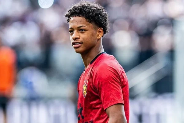 Zé Lucas, jovem volante do Sport 