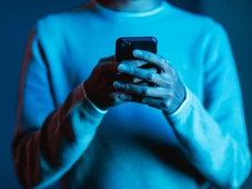 Imagem - Golpe da 'mão fantasma' invade celular e faz Pix sem a vítima perceber; entenda como funciona