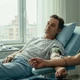 Imagem - Milionário testa tratamento com sangue do filho para ficar jovem eternamente