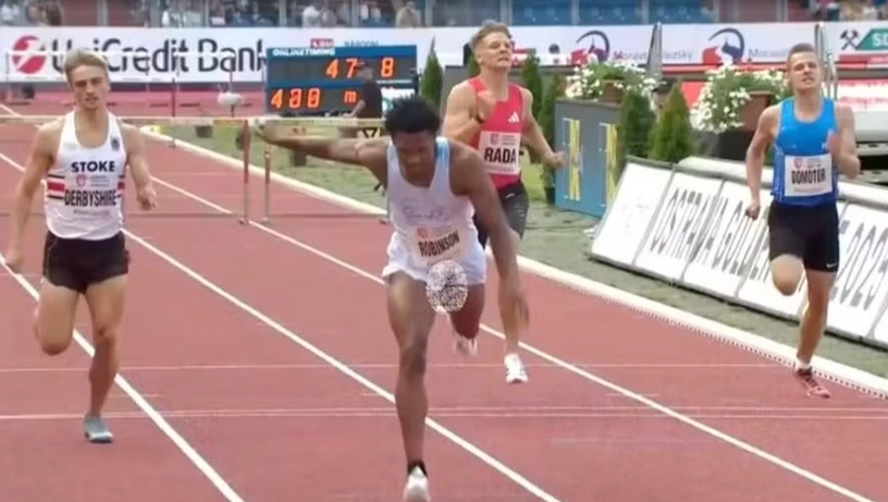 Imagem - Atleta vence após deixar o pênis escapar do short em prova de atletismo