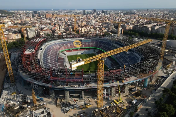 Camp Nou em reforma  por Divulgação/Barcelona 