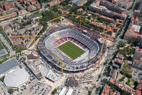 Camp Nou em reforma 