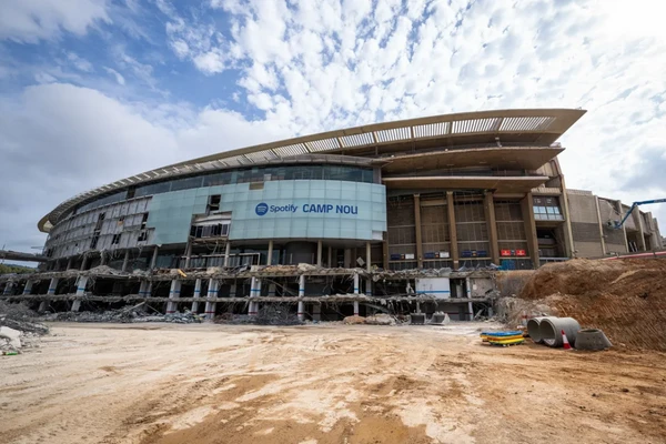 Camp Nou em reforma por Divulgação/Barcelona