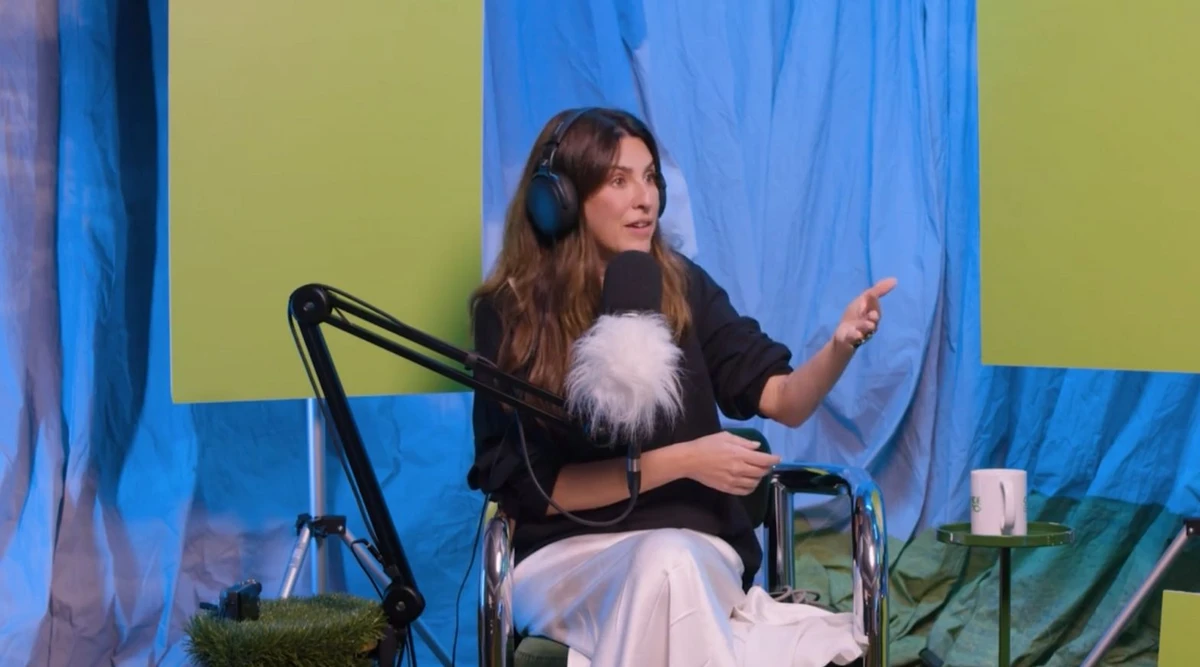 Fernanda Paes Leme abre o jogo sobre vida amorosa  por Foto/Spotify