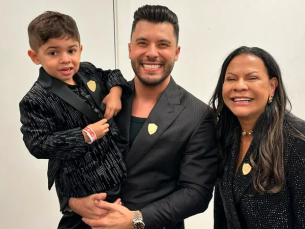 Leo, Murilo Huff e Dona Ruth por Reprodução