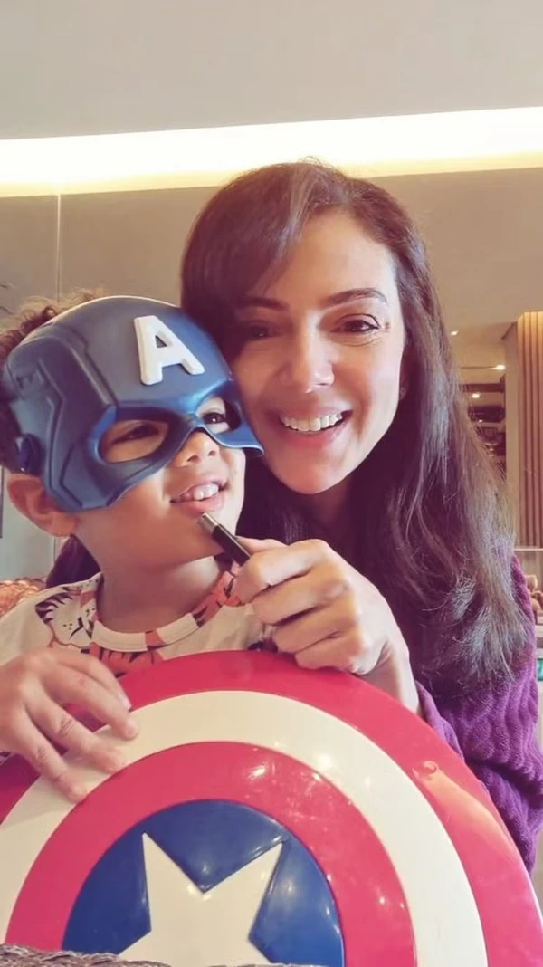 Mara Pinheiro, jornalista da Globo revela diagnóstico de leucemia do filho de 4 anos por Reprodução/Redes Sociais 
