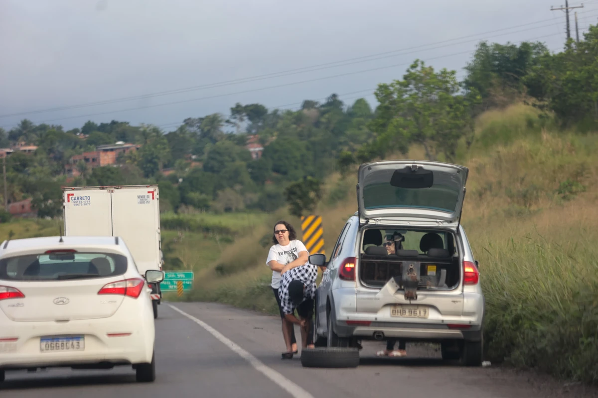 Movimento na BR-324 na volta do São João por Marina Silva / CORREIO 
