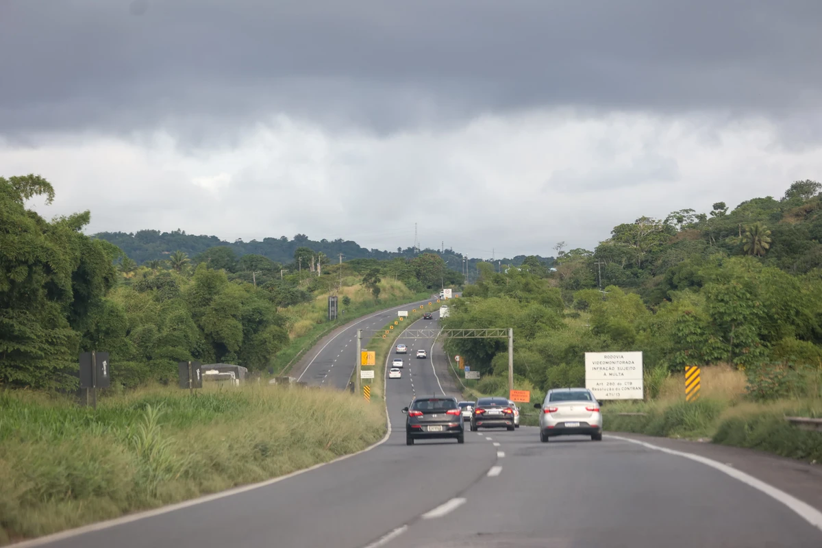 Movimento na BR-324 na volta do São João por Marina Silva / CORREIO 
