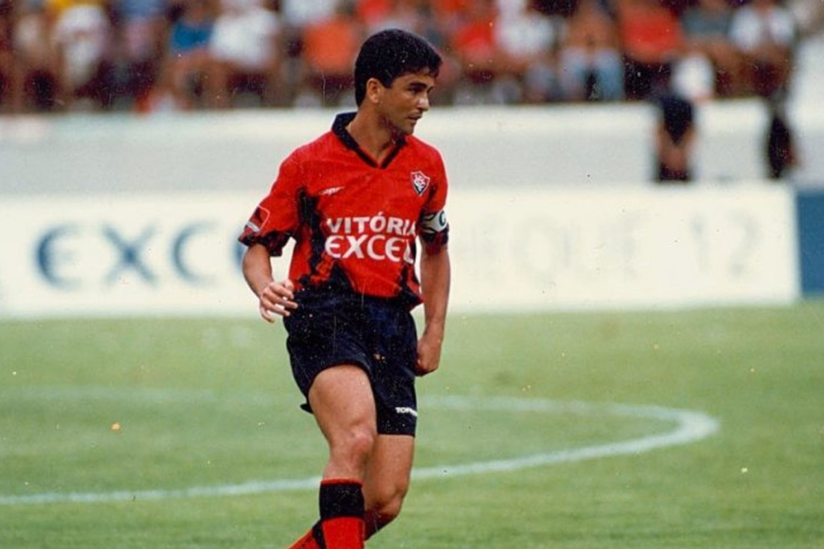 Bebeto foi contrato junto ao Sevilla por R$ 3,5 milhões em 1997 (equivalente a cerca de R$ 30 milhões nos dias de hoje)  por Reprodução/X 