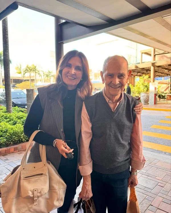 Com fotos raras, filha de Fátima Bernardes celebra aniversário do avô por Reprodução