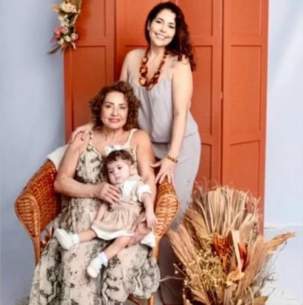 Daniela, a mãe Cristina e a filha Giovanna