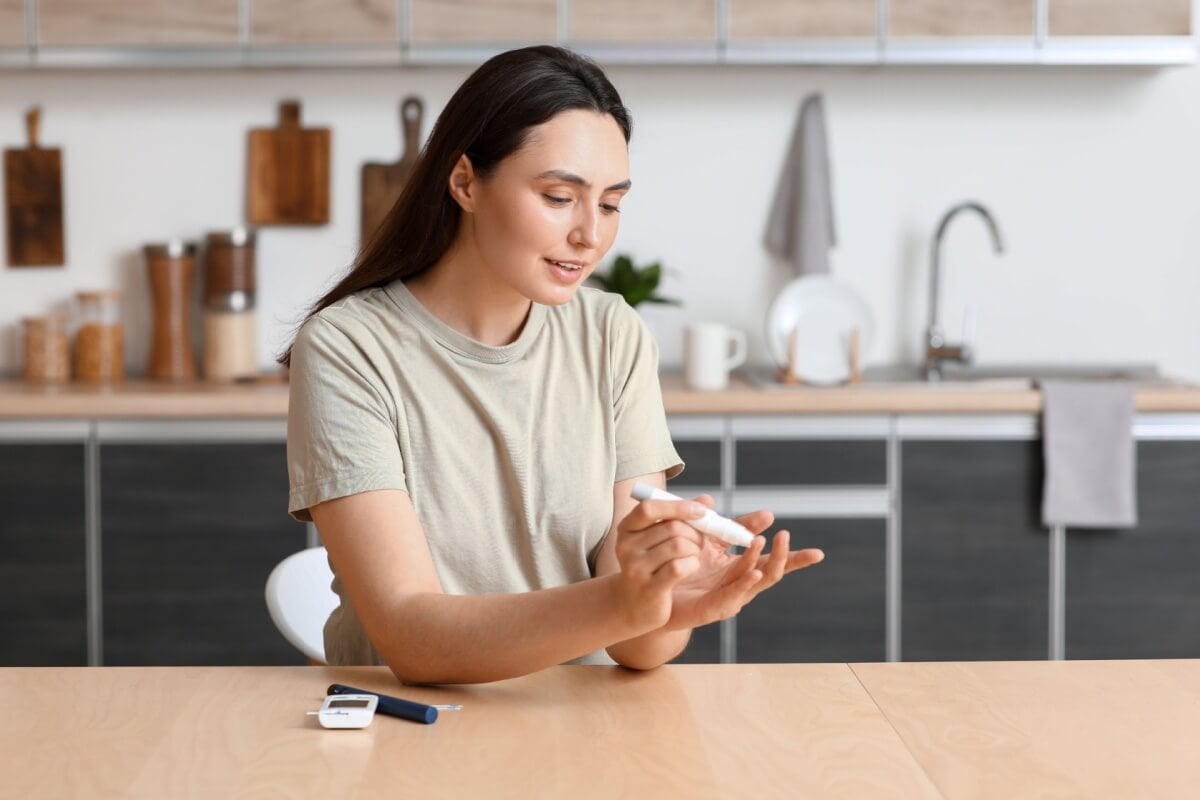 O diabetes é uma doença crônica e sem cura (Imagem: Pixel-Shot | Shutterstock)