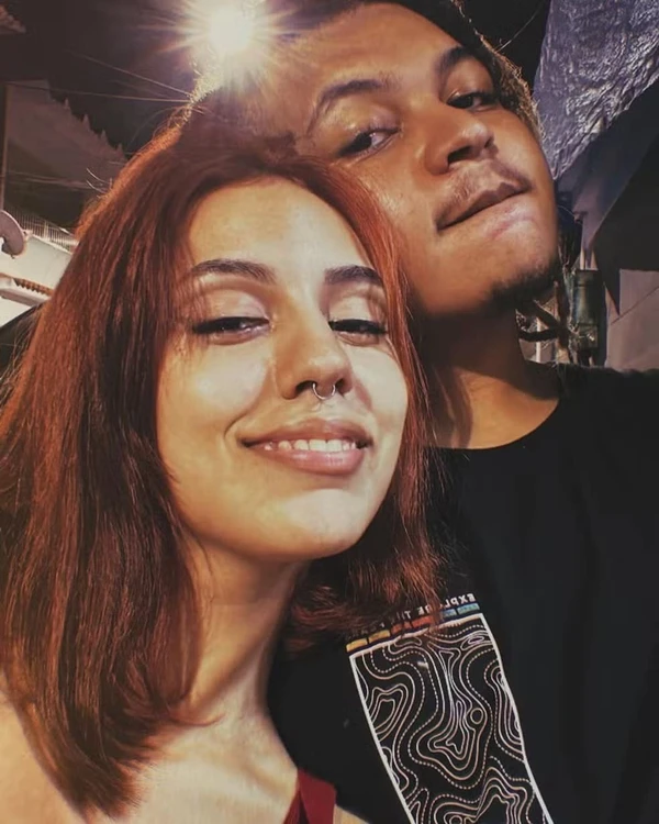 JP Rufino ao lado de sua namorada por Reprodução/Instagram